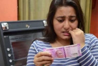 গোলাপি নোট দেখলেই বেঁকে যাচ্ছে ঠোঁট