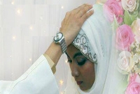 বিয়ের পর স্ত্রীর মাথায় হাত রেখে এই দোয়াটি পড়বেন 