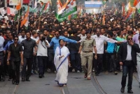 বাঁচি মরি, মোদিকে তাড়াবই:‌ মমতা