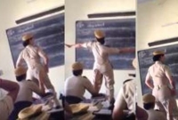 মহিলা পুলিশের কীর্তি দেখে চক্ষু চড়কগাছ সবার!