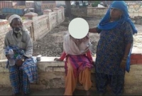 ফের 'কন্যাসন্তান', মাথা ন্যাড়া করে গৃহবধূকে বাড়ি থেকে ঘাড়ধাক্কা