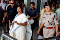 একা লড়েই বিজেপিকে হারাবেন মমতা ব্যানার্জী!