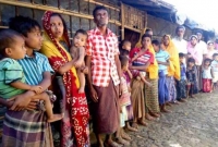 সীমান্তবর্তী এলাকায় রোহিঙ্গাদের মানবেতর জীবন সীমান্তবর্তী এলাকায় রোহিঙ্গাদের মানবেতর জীবন