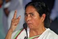 কড়া ‘হুঁশিয়ারি’ মমতার