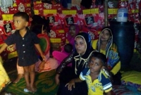 টেকনাফের বাঙারীরা নিজের বাড়িতে রোহিঙ্গাদের আশ্রয় দিচ্ছে! টেকনাফের বাঙারীরা নিজের বাড়িতে রোহিঙ্গাদের আশ্রয় দিচ্ছে!