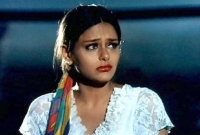 ৯০-এর এই নায়িকা এখন দেখতে কেমন?