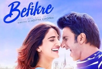 প্রথম দিনেই ১০ কোটি টাকার বেশি ব্যবসা করল ‘বেফিকর’