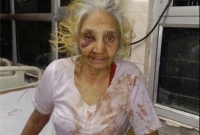 ৭০ বছরের বৃদ্ধা মাকে বেধড়ক মেরে রাস্তায় ফেলে দিল ছেলে!