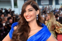 বিশেষ বন্ধুর সঙ্গে সময় কাটাচ্ছেন সোনম কাপূর