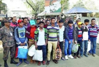 প্রধানমন্ত্রীকে চিঠি লিখে দেশে ফিরলো ৮ কিশোর