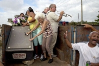 জীবন্ত মানুষকে কবর দিয়ে একটি দেশে ভয়াবহ উৎসব করা হয়, জানেন শরীর শিউরে ওঠার মত এই রীতি কেন?