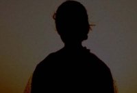 মা গেল দ্বিতীয় স্বামীর ঘরে, আত্মহত্যা করলো মেয়ে