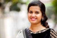 মধ্যরাতে ন্যান্সিকে হ্যাপির চমক