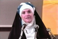 আলহামদুল্লিলাহ, খ্রিস্টধর্ম প্রচার করতে গিয়ে ইসলাম গ্রহণ করেন আমেরিকান এই নারী