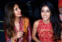 নভ্যা অভিনয়ে আসুক, চাইছেন না শ্বেতা