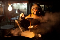 এক চা-বিক্রেতার কাছে মিলল ১১ কোটি