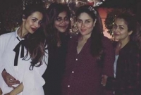 সন্তানের মা হবেন, ক্রিসমাস পার্টিতে নেই কারিনা!