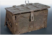 ১০০ বছরের পুরনো সিন্দুকের সন্ধান, রাজশাহীজুড়ে তোলপাড়