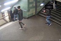 মেয়েটিকে এভাবে লাথি মেরে ফেলে দিল!