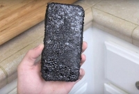  ফুটন্ত কোকাকোলায় আই ফোন ফেলে দিলে ঘটে এই অবিশ্বাস্য ঘটনা