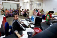 সমীক্ষা বলছে, বিবাহিত মহিলাদের দৃষ্টিভঙ্গী পাল্টেছে