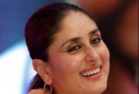 একই চিকিত্সকের হাতে কারিনা ও তৈমুরের জন্ম?