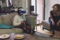 একালের উপহার পেয়ে সেকালের দাদি যা করলেন তা সত্যি আতঙ্কের!