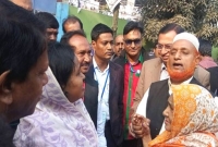 মাজার জিয়ারত করে ভোট দিতে গেলেন আইভী