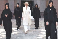 ব্রিটিশ যুবরাজ চার্লসপত্নীকে চমকে দিল হিজাব পরিহিত মুসলিম কমান্ডোরা