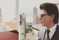 ২০১৬ সালে বলিউডের কোন কোন তারকা সবচেয়ে বেশি আয় করেছেন দেখব একনজরে