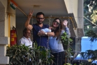 তৈমুরকে নিয়ে প্রকাশ্যে এলেন সাইফ-কারিনা