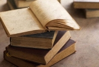  পুরনো খবরের কাগজ বা বইয়ের পাতা হলদে হয়ে যায় কেন?