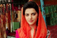 অবাক কাণ্ড, সুন্দরী মেয়েকে দিয়ে বাবার ঋণশোধ!