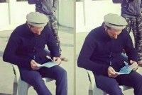 শীতের সকালে পবিত্র কুরআন পড়ছেন আফ্রিদি