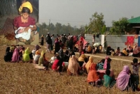 খোলা আকাশের নীচে রোহিঙ্গা নারীর সন্তান প্রসব! জনমনে চাঞ্চল্য