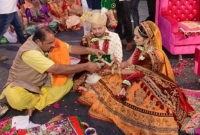 নিজের খরচে পিতৃহারা ৭০০ মেয়ের বিয়ে দিয়েছেন এই ভদ্রলোক!