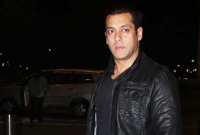 জন্মদিনের পার্টিতে বলিউডকে অবাক করলেন সালমান!