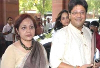 হঠাৎ স্ত্রীকে সঙ্গে নিয়ে সিবিআই দফতরে তাপস পাল, কেন জানেন?