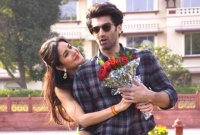 ঘনিষ্ঠতা বাড়ছে ক্যাটরিনা আদিত্যর, 'সমস্যায়' রণবীর