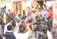 বিএনপিকে বেধড়ক পেটালো আওয়ামী লীগ বিএনপিকে বেধড়ক পেটালো আওয়ামী লীগ