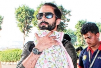 পাপারাৎজিকে একহাত নিলেন শাহিদ কপূর