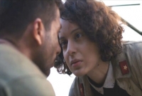 তারা দু’জনে গোপনে কী বলছেন?