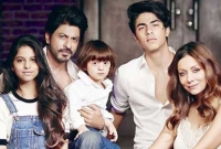 গৌরি-শাহরুখের সঙ্গে থাকবে না আব্রাম!