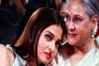 বলিউডি বউ-শাশুড়ি ‘যুদ্ধের’ ইতি!