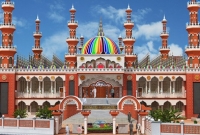 আমরা কি মসজিদের আদব মেনে চলছি?