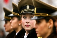 তৃতীয় বিশ্বযুদ্ধের ইঙ্গিত! রাশিয়াকে ঠেকাতে ট্যাংকের পর এবার অস্ত্রে সুসজ্জিত সেনা পাঠাচ্ছে আমেরিকা