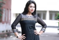 'মার্চে আবেদনময়ী ফিগার নিয়েই দেশে ফিরবেন অপু বিশ্বাস'