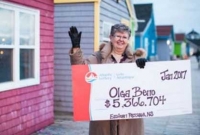 লটারি খেলে কোটিপতি এই নারী!