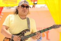 ‘এ দেশে গান করে কী হবে!’