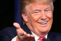 প্রেসিডেন্ট হিসেবে প্রথম ট্যুইটেই বানান ভুল, হাসির খোরাক ট্রাম্প